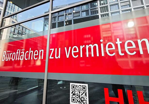 Bild vergr&ouml;&szlig;ern: Umfrage: Unternehmen rechnen mit Rückgang von Bürofläche durch KI