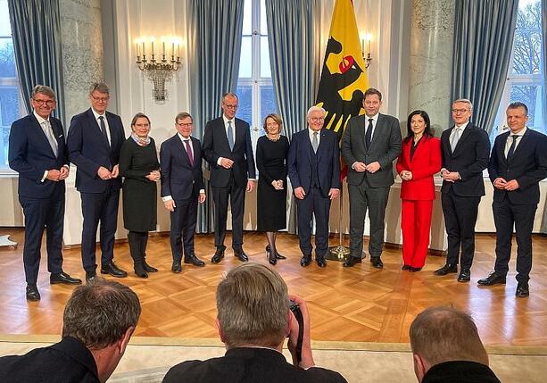 Bild vergr&ouml;&szlig;ern: Neujahrsempfang: Steinmeier fordert mehr Schutz für Infrastruktur