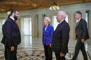 Von der Leyen sagt bei erstem Treffen mit Syriens Präsident EU-Unterstützung zu