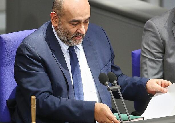 Bild vergr&ouml;&szlig;ern: Nouripour zeigt sich besorgt über Lage in Iran