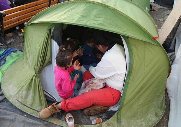 Bild vergr&ouml;&szlig;ern: EU-Kommission: Fast ein Fünftel weniger Asylanträge in Europa