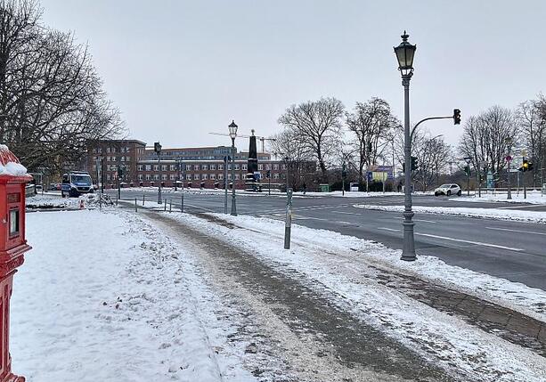 Bild vergr&ouml;&szlig;ern: Wetterdienst warnt vor Glatteis in weiten Teilen Deutschlands