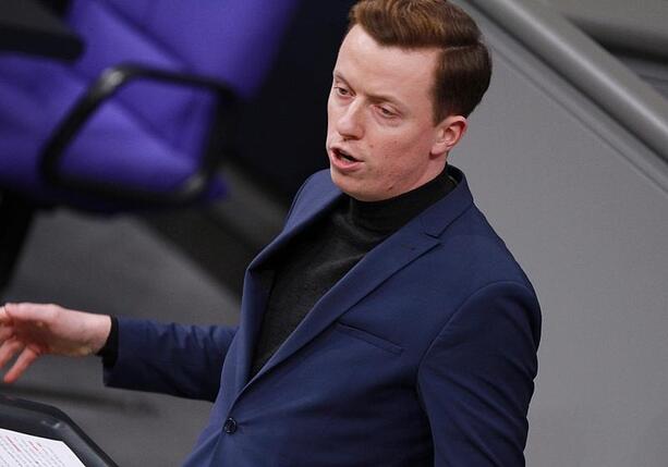 Bild vergr&ouml;&szlig;ern: SPD-Außenpolitiker will temporäre Abschiebungen in den Iran stoppen