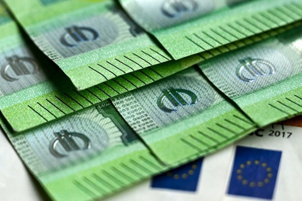 Bild vergr&ouml;&szlig;ern: Falsche Polizisten bringen Mann in Hessen um mehr als hunderttausend Euro