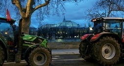 Landwirte protestieren mit Traktoren in Paris gegen Mercosur-Abkommen