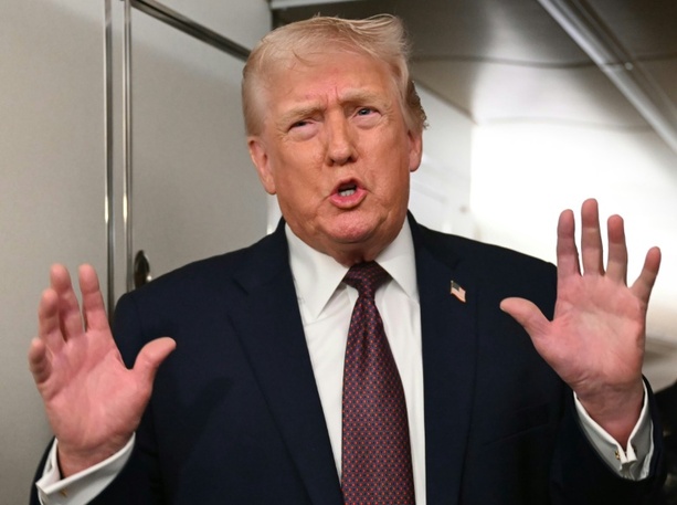 Bild vergr&ouml;&szlig;ern: USA verhängen Strafzölle in Höhe von 25 Prozent gegen Handelspartner des Iran