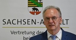 Sachsen-Anhalt: Haseloff verteidigt geplanten Rücktritt in zwei Wochen