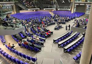 Grüne unterstützen Verschärfung des Abgeordnetengesetzes