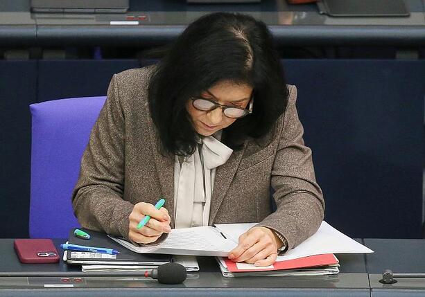 Bild vergr&ouml;&szlig;ern: Grüne erhöhen vor Ausschusssitzung Druck auf Reiche