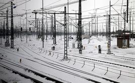 Bahn entschuldigt sich bei Reisenden für Winter-Chaos