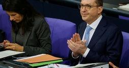 Dobrindt lehnt Stopp von Abschiebungen in den Iran ab