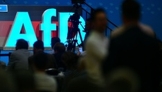 Kurz vor Kommunalwahl: AfD auf Rekordhoch in politischer Stimmung in Bayern