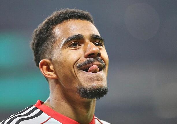 Bild vergr&ouml;&szlig;ern: Bundesliga: Werder dreht Spiel gegen Frankfurt in der Schlussphase