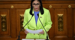 Venezuelas Übergangspräsidentin wirft Maduro-Gefolgsmann Saab aus dem Kabinett