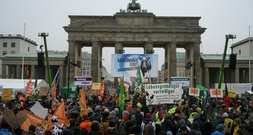 Mehrere tausend Menschen demonstrieren in Berlin für andere Agrarpolitik