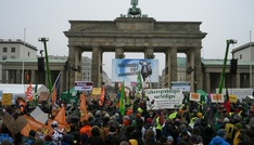 Mehrere tausend Menschen demonstrieren in Berlin für andere Agrarpolitik
