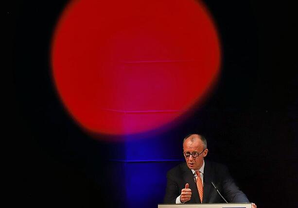 Bild vergr&ouml;&szlig;ern: Kassenärzte unterstützen Merz in Debatte um Krankenstand