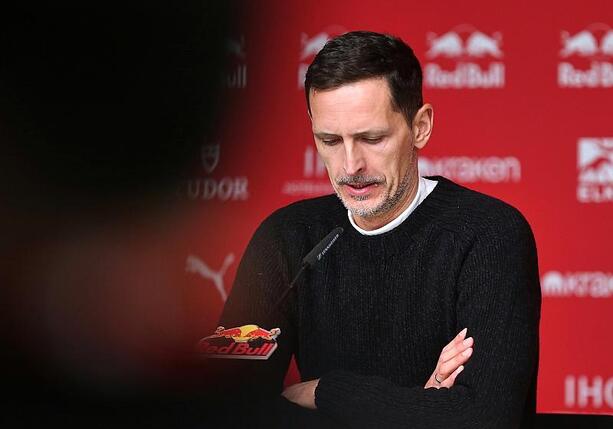 Bild vergr&ouml;&szlig;ern: Offiziell: Eintracht Frankfurt entlässt Trainer Dino Toppmöller