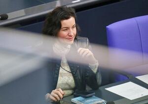 Bär will ersten Fusionsreaktor und mehr Forschung für Frauen