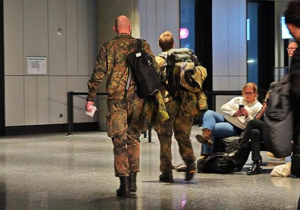 Bild vergr&ouml;&szlig;ern: Bundesregierung widerspricht Eindruck überhasteter Grönland-Abreise