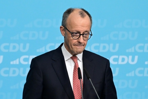 Bild vergr&ouml;&szlig;ern: Merz erhält Einladung an al-Scharaa nach Besuchsabsage aufrecht