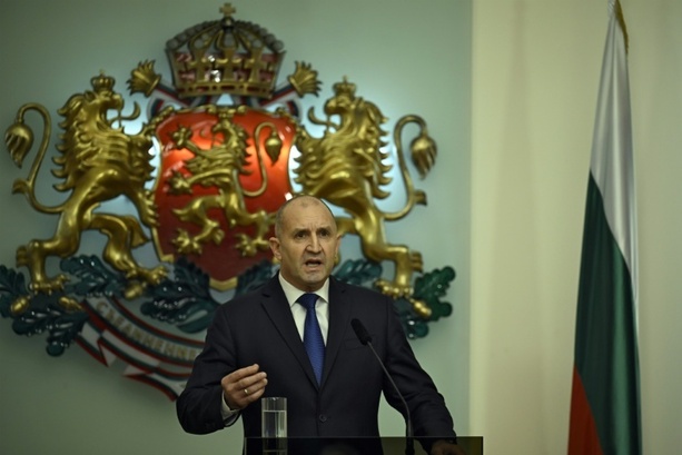Bild vergr&ouml;&szlig;ern: Vor vorgezogener Parlamentswahl: Bulgariens Präsident Radew kündigt Rücktritt an