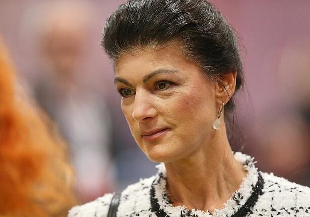 Bild vergr&ouml;&szlig;ern: Wagenknecht fordert Rente ab 60 für Pflegekräfte und körperlich schwer Arbeitende