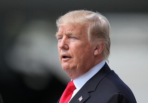 Bild vergr&ouml;&szlig;ern: Trump erklärt sich zu Treffen über Grönland in Davos bereit