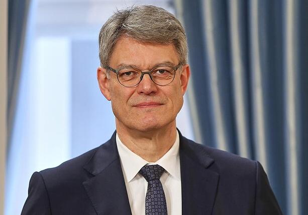 Bild vergr&ouml;&szlig;ern: Verkehrsminister weist Gerüchte über Kabinettsumbildung zurück