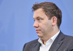 Klingbeil will mit Frankreich über Nuklearwaffen sprechen