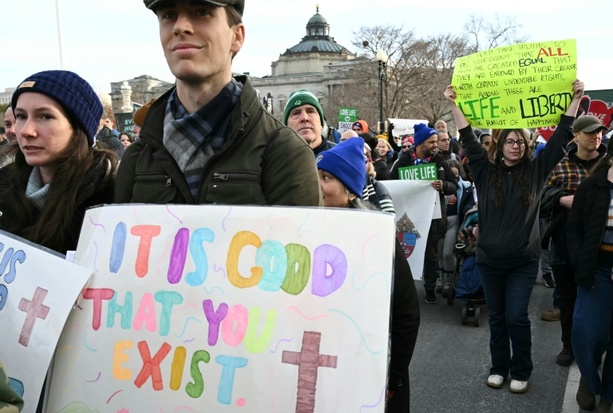 Bild vergr&ouml;&szlig;ern: Tausende demonstrieren bei Marsch für das Leben in Washington gegen Abtreibung