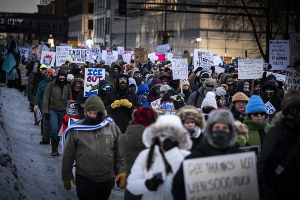 Bild vergr&ouml;&szlig;ern: Protest gegen US-Einwanderungspolitik nach Festnahme von Fünfjährigem in Minneapolis