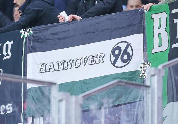 Bild vergr&ouml;&szlig;ern: 2. Bundesliga: Hannover 96 siegt knapp gegen Fortuna Düsseldorf