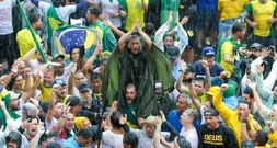 Blitzeinschlag bei Bolsonaro-Demo in Brasilien: 89 Verletzte