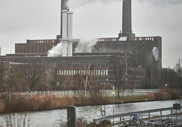 Bild vergr&ouml;&szlig;ern: Autokonzerne sparten Milliarden durch laxere CO2-Regeln der EU