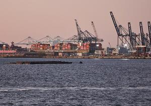 Bundesregierung senkt Wachstumsprognose wegen Exportschwäche