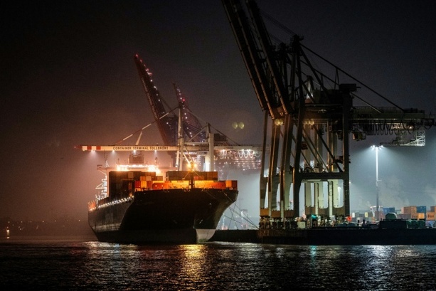 Bild vergr&ouml;&szlig;ern: Blick auf Auslandsgeschäft etwas zuversichtlicher: Exporterwartungen steigen