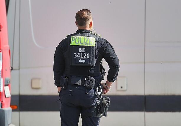 Bild vergr&ouml;&szlig;ern: Linksextreme: Dobrindt setzt auf Aufrüstung und Millionenbelohnung