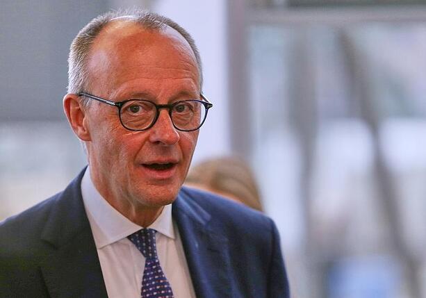 Bild vergr&ouml;&szlig;ern: Kanzler begrüßt Vorschläge zur Reform des Sozialstaats