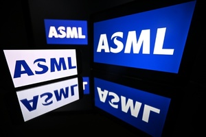 Technologieriese ASML verbucht kräftiges Gewinnplus - und streicht Stellen