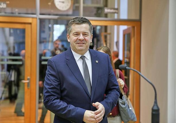 Bild vergr&ouml;&szlig;ern: Landtag wählt Schulze zum neuen Regierungschef in Sachsen-Anhalt