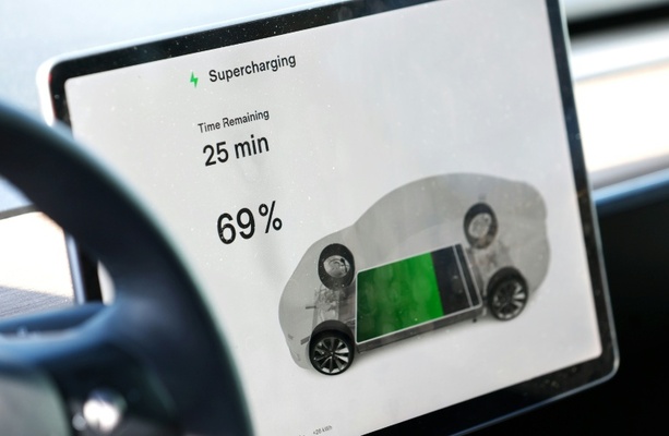 Bild vergr&ouml;&szlig;ern: Touchscreens statt Knöpfe: Bedienfreundlichkeit von Autos sinkt laut ADAC