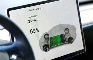 Touchscreens statt Knöpfe: Bedienfreundlichkeit von Autos sinkt laut ADAC