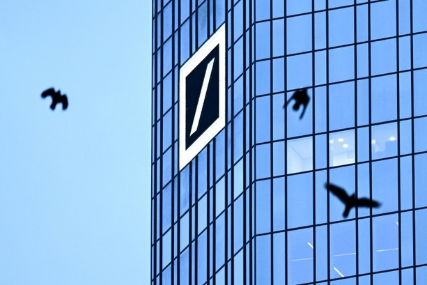 Bild vergr&ouml;&szlig;ern: Geldwäsche-Verdacht: Staatsanwaltschaft durchsucht Standorte der Deutschen Bank