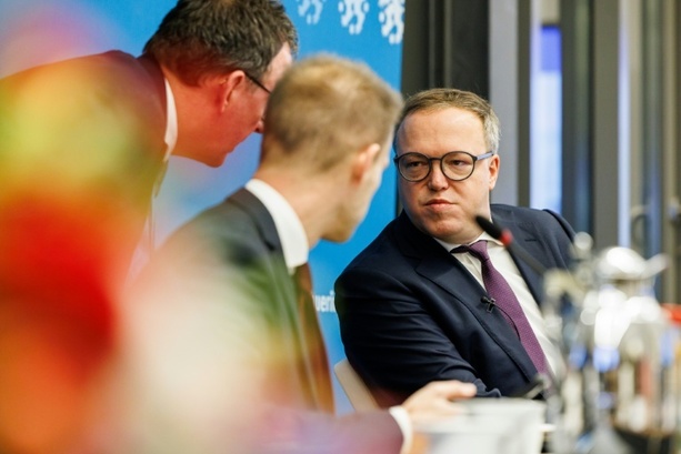 Bild vergr&ouml;&szlig;ern: Thüringens Ministerpräsident Voigt klagt gegen Entzug von Doktortitel