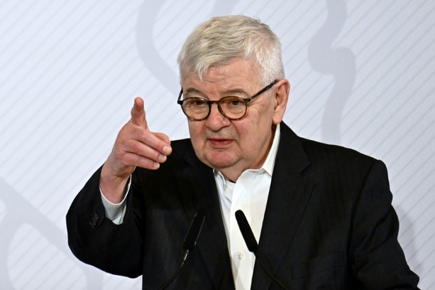 Bild vergr&ouml;&szlig;ern: Ex-Außenminister Joschka Fischer plädiert für atomare Aufrüstung Europas