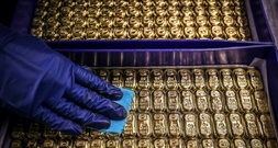 Politische Unsicherheit löst Goldrausch aus: Nachfrage erreicht 2025 Rekordhoch