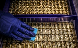 Politische Unsicherheit löst Goldrausch aus: Nachfrage erreicht 2025 Rekordhoch