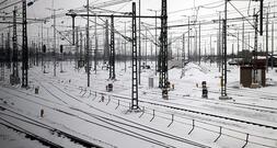 Winterprobleme der Bahn: Schnieder will keine Bundeswehr-Hilfe