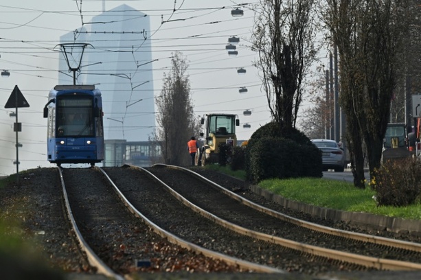 Bild vergr&ouml;&szlig;ern: Verdi kündigt für Montag bundesweit Streiks im kommunalen Nahverkehr an